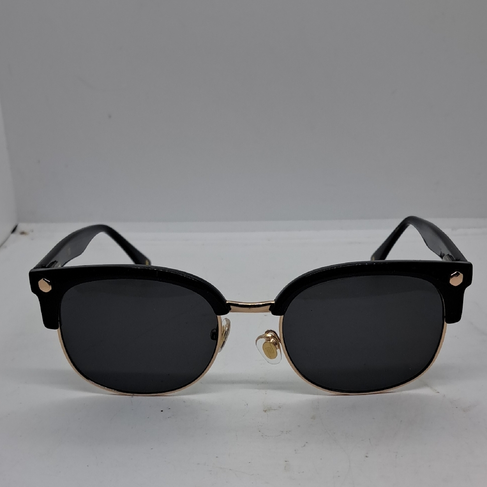 NWOT Womens Muse 1634 Black and Gold Sunglasses
